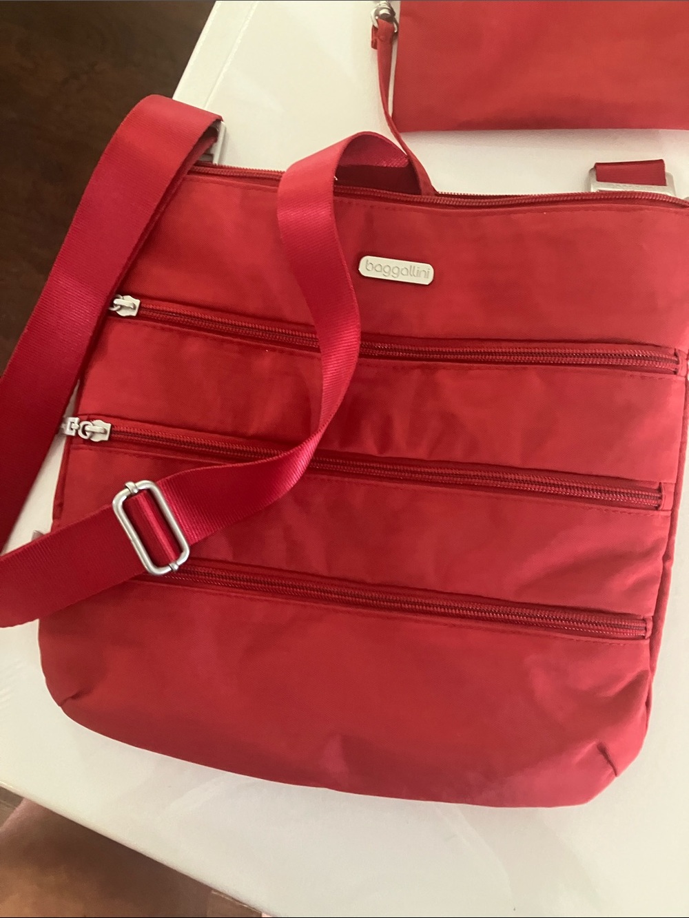 Baggallini Big Zipper Crossbody Bag Red Nylon NWOT Travel Purse With Wristlet